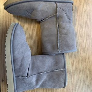Ugg Classic Short II